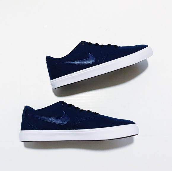 dark blue nike shoes